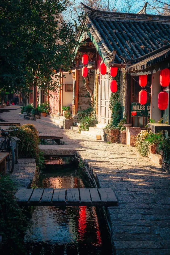 准备买房，想用自家兄弟的公司缴两年的社保公积金，是否划算？